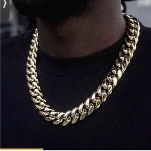 Bold Gold Chain Necklace